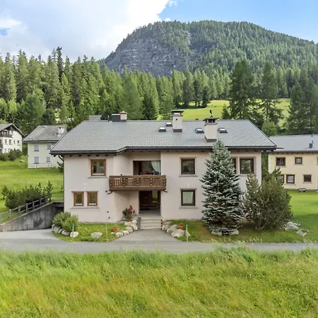 公寓 Abitaziun Chuederas 12 *